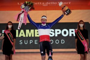 Arnaud Demare bissa a Matera