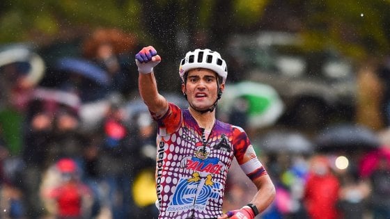 Giro d’Italia: a Roccaraso, grande vittoria di Guerreiro
